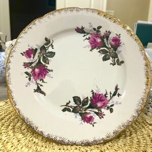 Elegant Floral Dinner Plate with Gold Trim